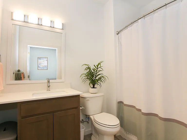 Studios180 Short/Long Term Leases — Photo 14