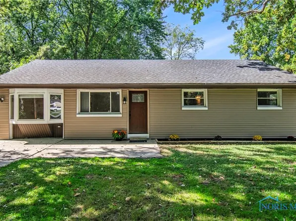 5831 Rega Dr, Toledo, OH 43623