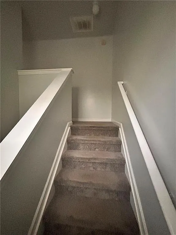 3 bed, 2.5 bath, 1526 sqft, $2,000 — Photo 3