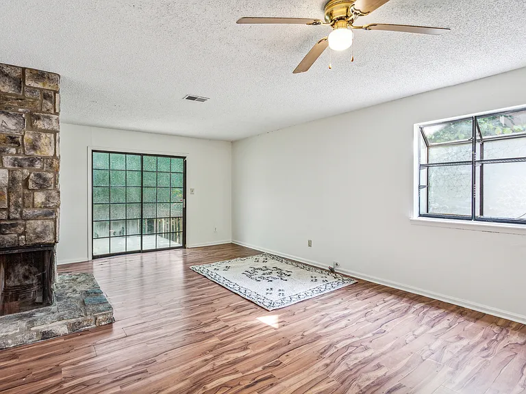 1281 Creekside Ct SE — Photo 9