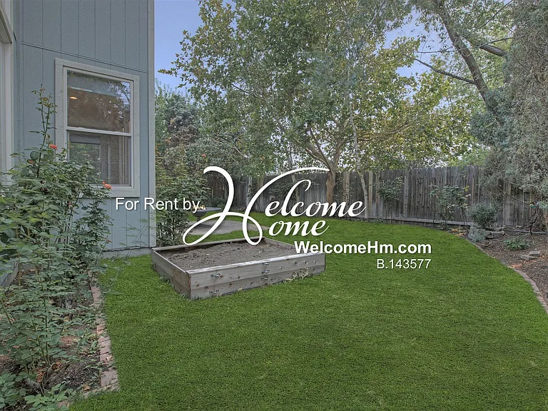 4698 Hampton Ln — Photo 30