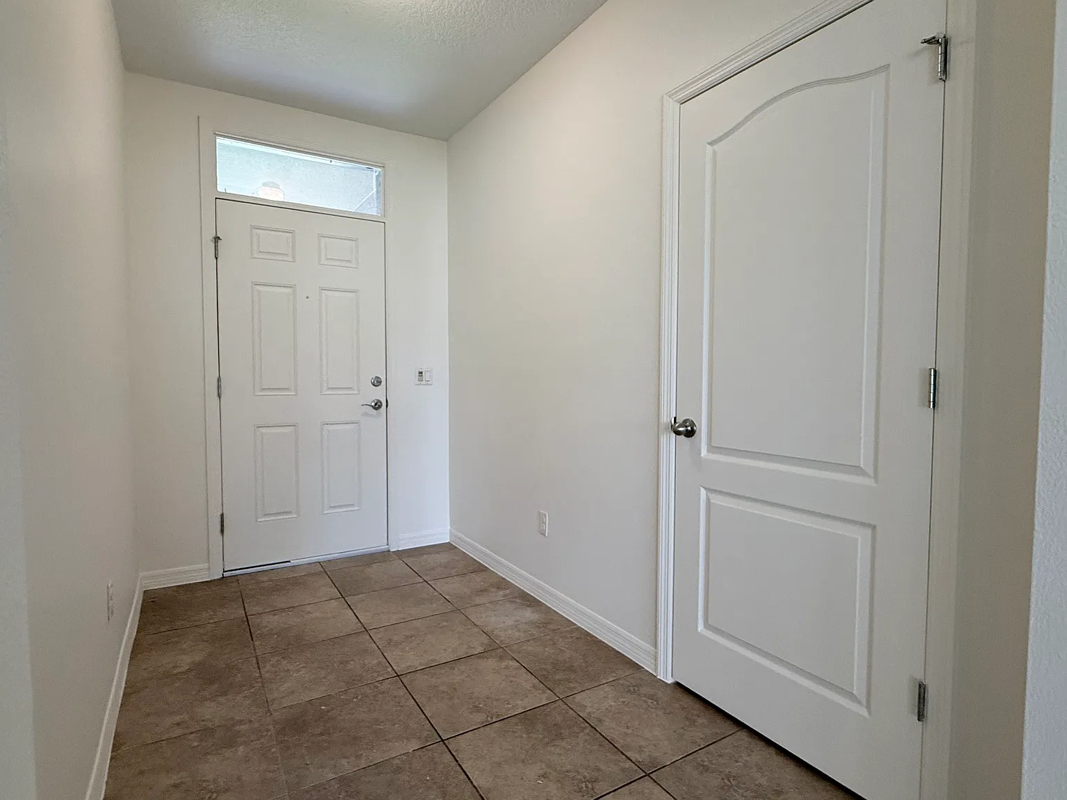 4 bed, 1918 sqft, $2,200 — Photo 4