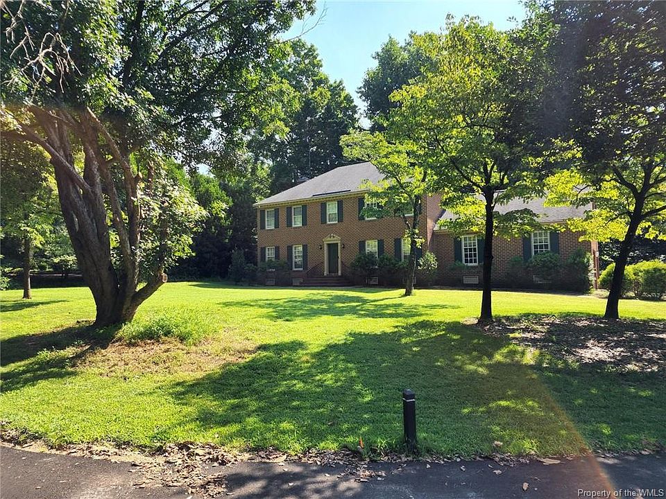 1st image of 104 Burwell Ct