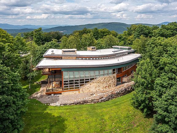 4th image of 454 Mountain Road
