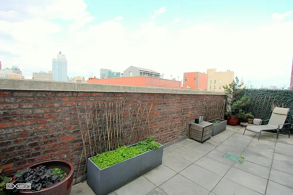 Rented by Citi Habitats | media 22