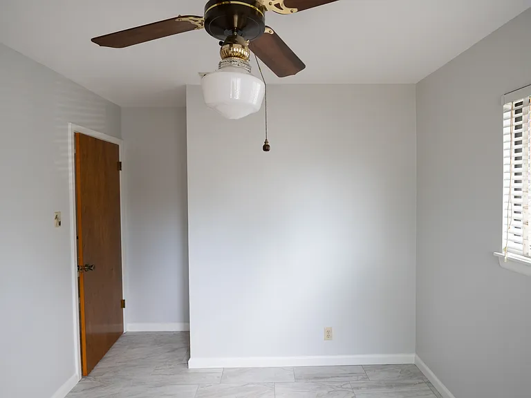 5235 Happiness St — Photo 28
