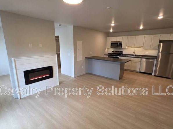 1221 Commonwealth Ave #202