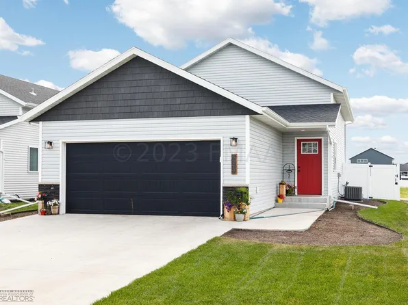 7331 24th St S, Fargo, ND 58104