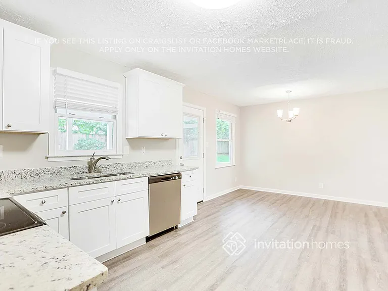 4453 Vernon St NW — Photo 11