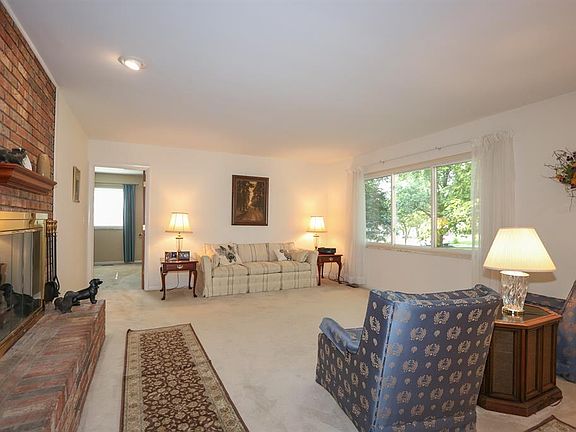 4th image of 304 Forest Ave
