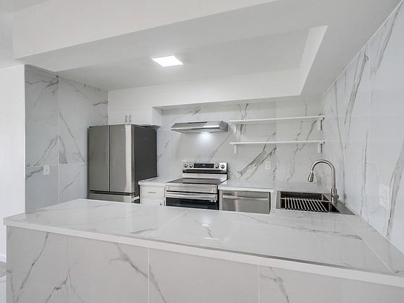 5th image of 6782 La Jolla Blvd #A