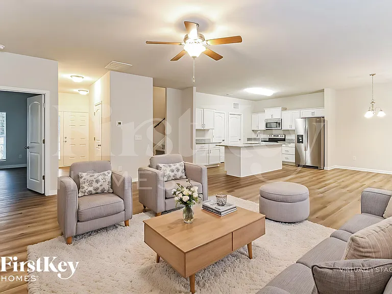 1136 Scarlett Dr — Photo 3