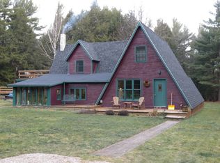 573 Woods Falls Rd, Altona, NY 12910