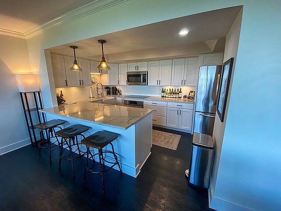 4th image of 4000 N Meridian St APT 17E
