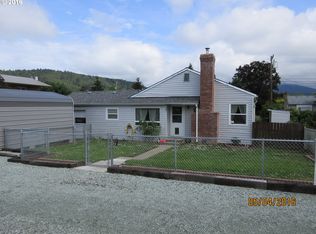 561 E 3rd Ave, Riddle, OR 97469