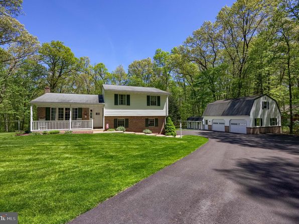 205 Acorn Ln, Lititz, PA 17543