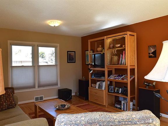 4th image of 17 Spruce Dr