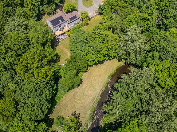 2nd image of 128 Old Town Farm Rd