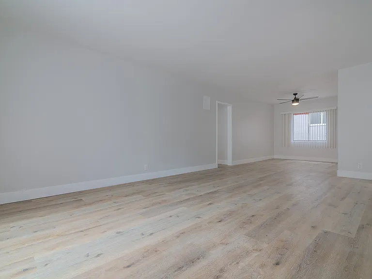 3940 Nicolet Ave #14 — Photo 9