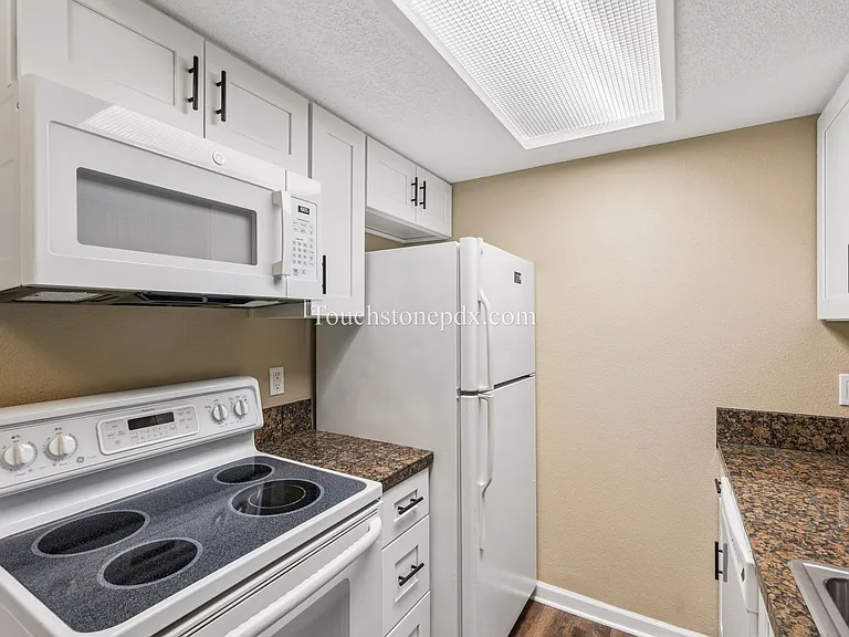 9977 SE Talbert St — Photo 12