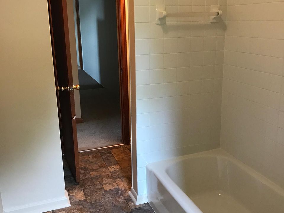 Large Bathroom with linen closet