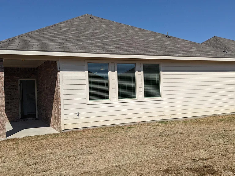 2142 Donker Dr — Photo 21