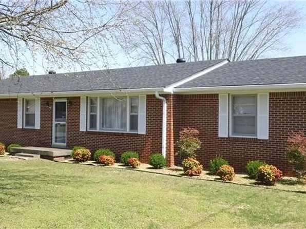 209 Curtis Ave, Alexandria, TN 37012