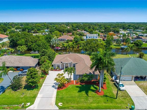 2nd image of 139 NE Naranja Ave