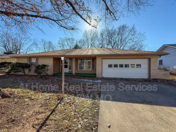 1142 E Greenwood St, Springfield, MO 65807