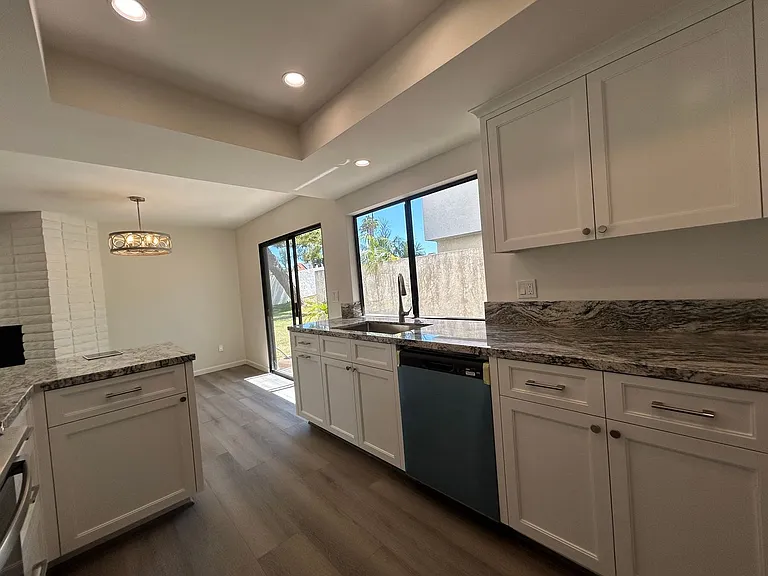 5435 Villas Dr — Photo 9