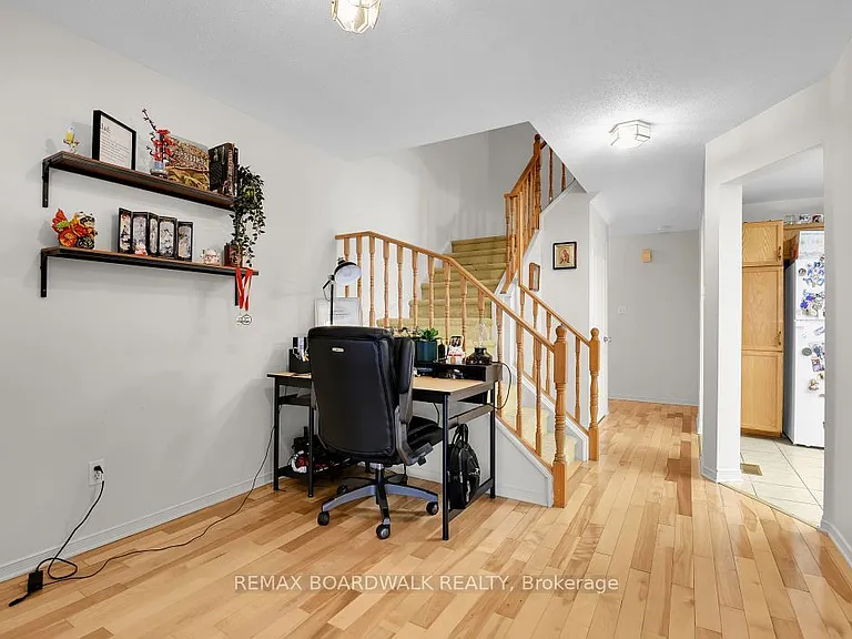 79 Hunters Glen Cres — Photo 10