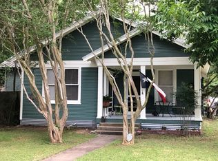 1120 Woodlawn St, Lockhart, TX 78644