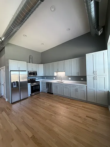 2620 N Milwaukee Ave Photo 1