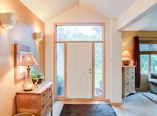 1571 Creek Run Trl, Excelsior, MN 55331