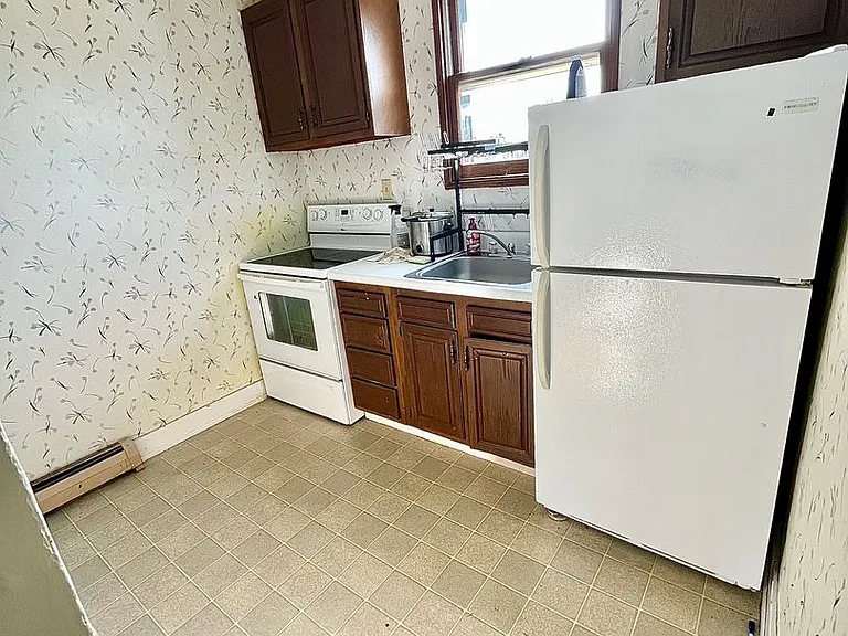 101 S Corl St — Photo 11