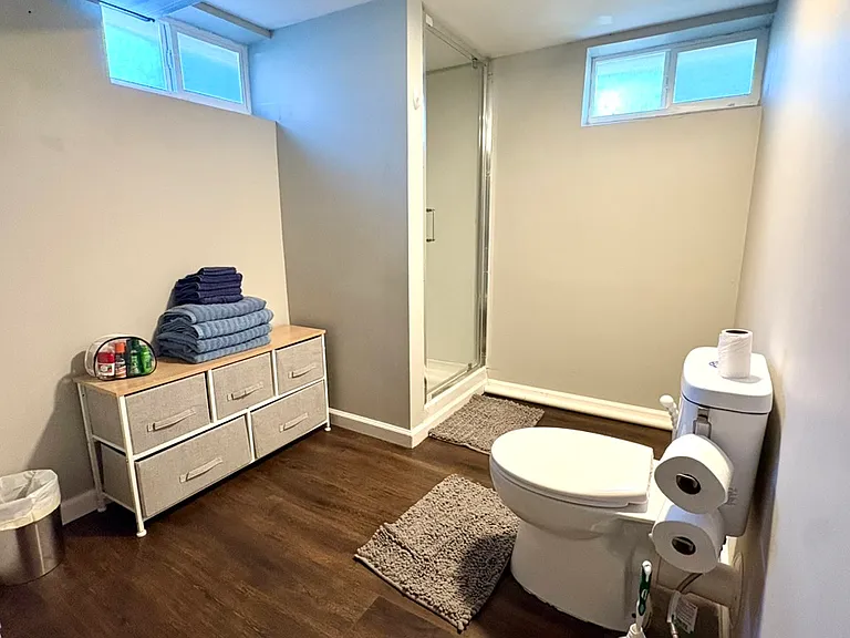 1124 N Twyckenham Dr — Photo 15