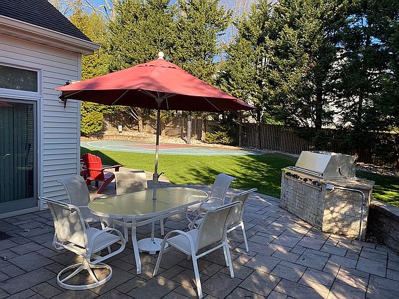 4th image of 762 Stacy Oak Way