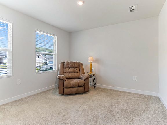 5th image of 930 Riverland Woods Trl