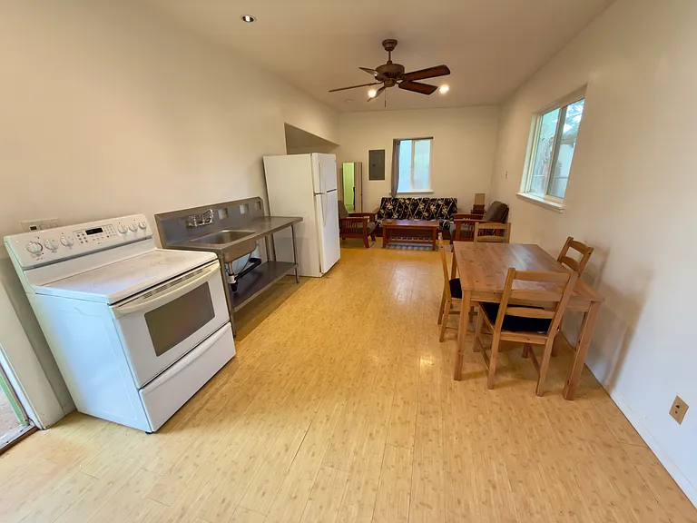 67-215 Kaliuna St — Photo 2