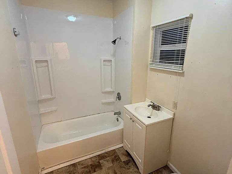 836 Vine St — Photo 5