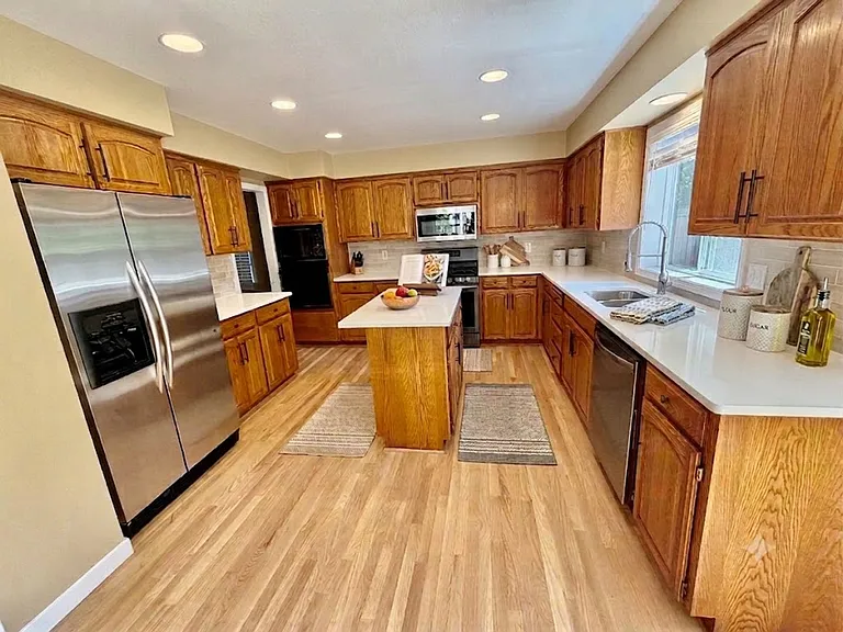 17147 Warren Ct — Photo 11