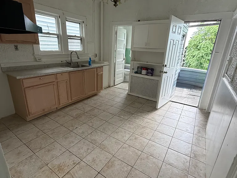 155 Sheridan Ave #3 — Photo 6