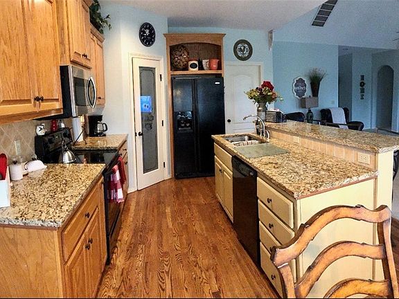 5th image of 578 Twin Creeks Ln