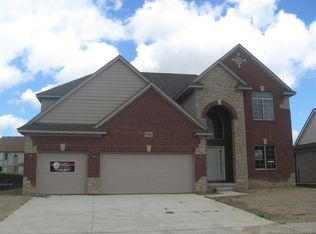 19483 Middle Br, Macomb Township, MI 48044