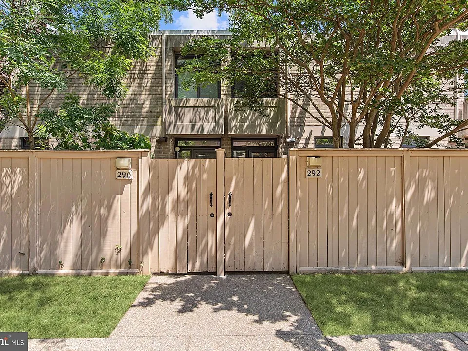 292 M St SW #292
