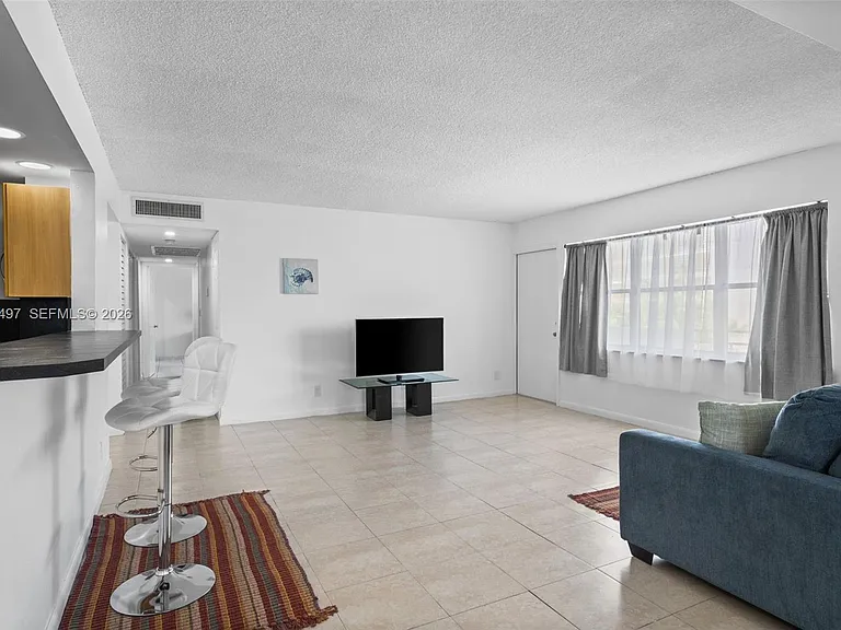 401 Golden Isles Dr #304 — Photo 10