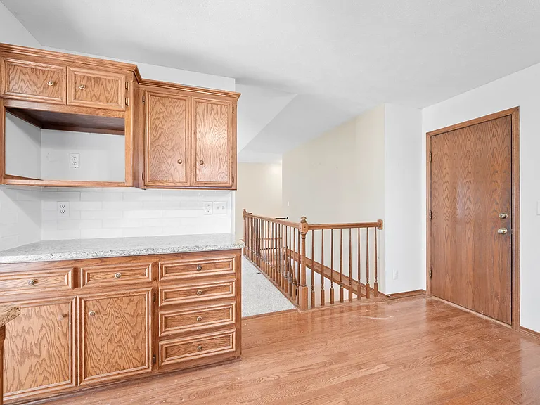 1814 N Redbarn Ln — Photo 6