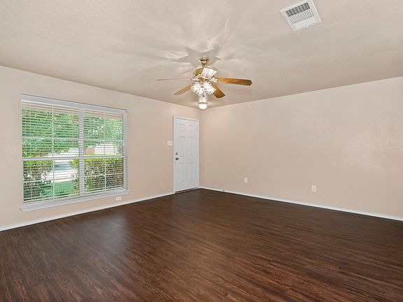 4th image of 363 Paddington Dr