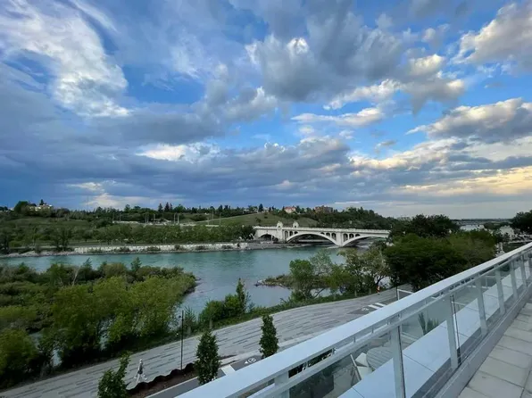 128 NW Waterfront Ct SW #501, Calgary, AB T2P 1K9