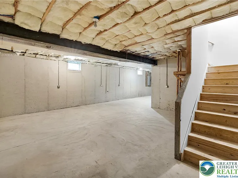 825 16th Ave — Photo 33